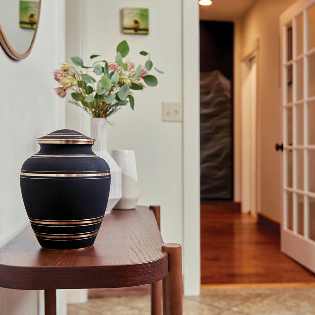 Elite Onyx, Full Size Urn