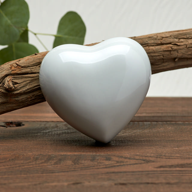 Arielle Heart Urn Pearl White
