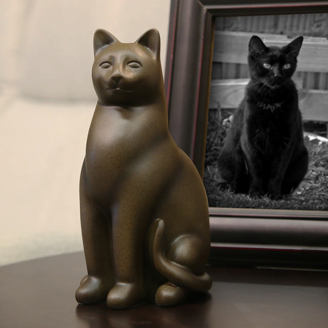 Elite Cat Sable, Petite Urn